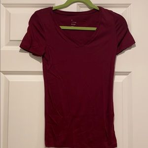 Maroon v neck tshirt